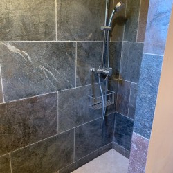 Dallage piscine pierre naturelle Metal Red - Ti'ma Stone