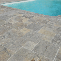 Margelle Travertin Gris Silver Vieilli 61x33x3 cm Bord 1/2 Rond