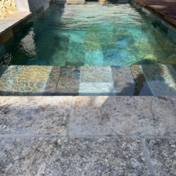 Margelle de piscine en Travertin Silver premium 61x33x3 - Ti'ma Stone