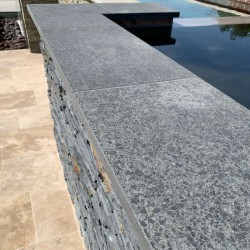 Margelle de piscine Basalte 60x30x3 cm Bord Droit - Ti'ma Stone
