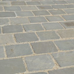 Pavé pierre naturelle Grès Kandla Gris 14x14x3-5 cm - Ti'ma Stone