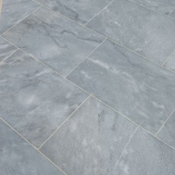 Dallage Marbre Gris Sablé Brossé 61x40,6x1,2 cm - Ti'ma Stone