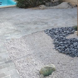 Pavé pierre naturelle Grès Kandla Gris 14x14x3-5 cm - Ti'ma Stone