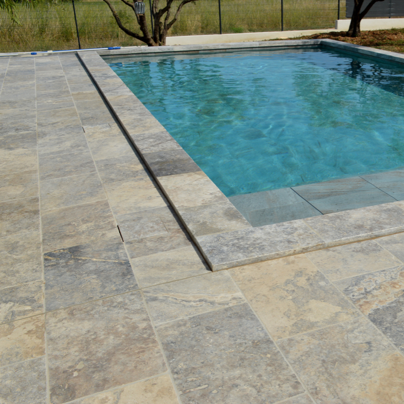 Margelle Travertin Gris Vieilli 61x33x5 cm Bord Droit - Ti'ma Stone