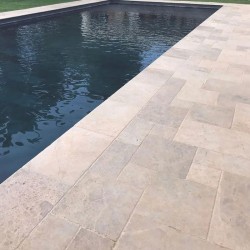 Margelle pierre naturelle Manoir Beige 60x30x3 cm Bord 1/2 Rond