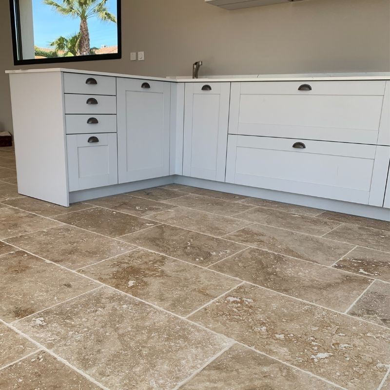 Dallage Travertin Classic Mix 1er choix 61x40,6x3 cm - Ti'ma Stone