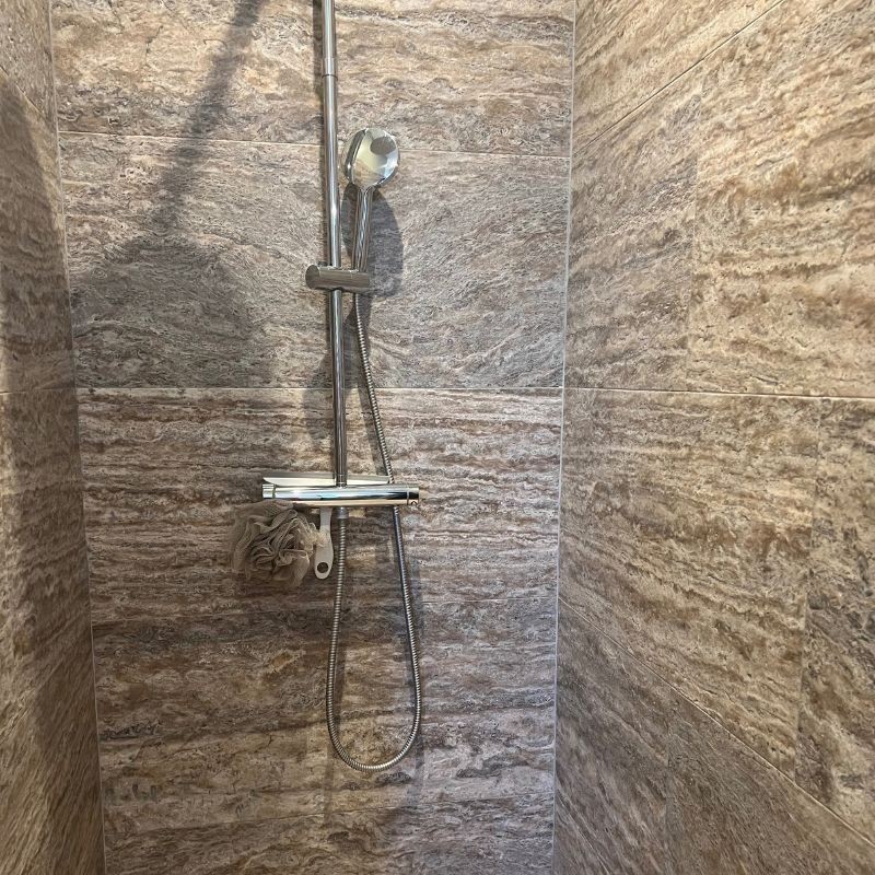 Dallage Travertin Gris Silver Brossé Long. Libre x40,6x1,2 cm - Ti'ma Stone
