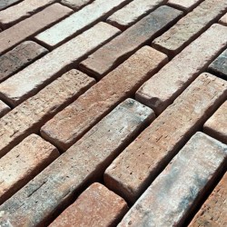 Brique de parement en terre cuite patinée 22,5x4,7x2,2 cm - Ti'ma Stone