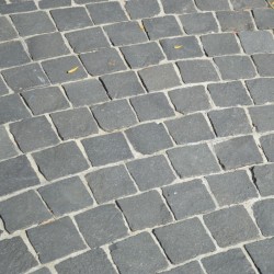 Pavé pierre naturelle Basalte 10x10x4-6 cm - Ti'ma Stone