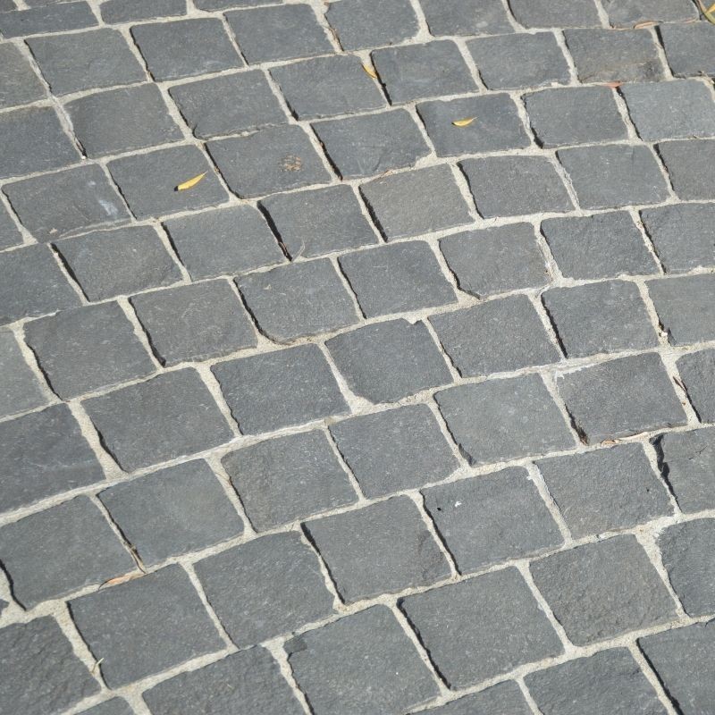 Pavé pierre naturelle Basalte 10x10x4-6 cm - Ti'ma Stone