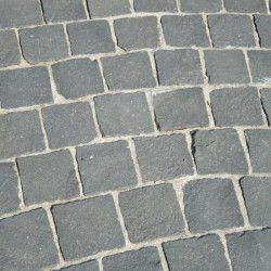 Pavé pierre naturelle Basalte 10x10x4-6 cm - Ti'ma Stone