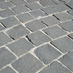 Pavé pierre naturelle Basalte 10x10x4-6 cm - Ti'ma Stone