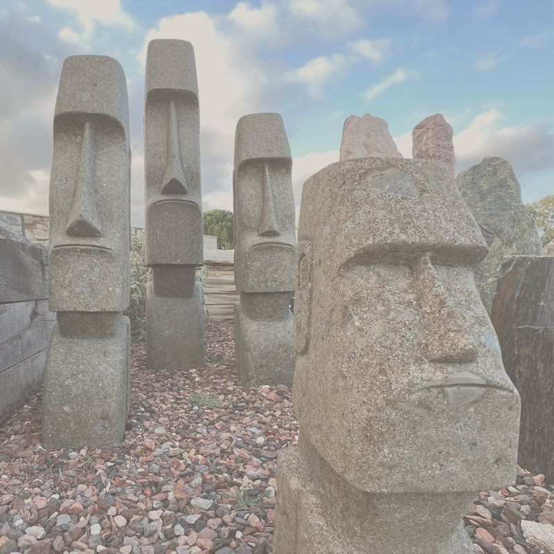 Statues en pierre