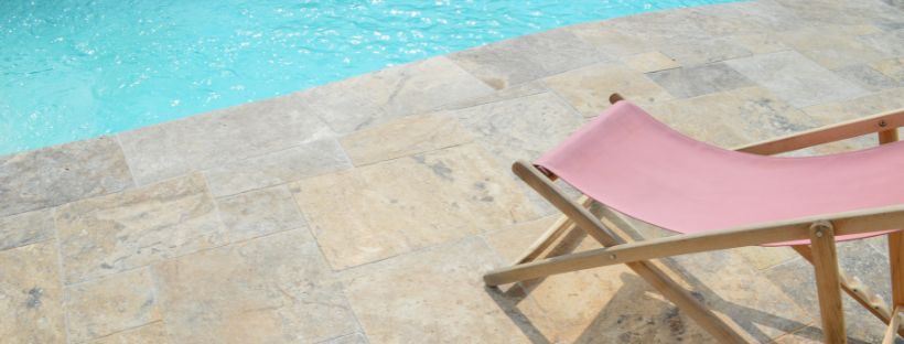 Terrasse de piscine en travertin, la nouvelle tendance Terrasse de piscine